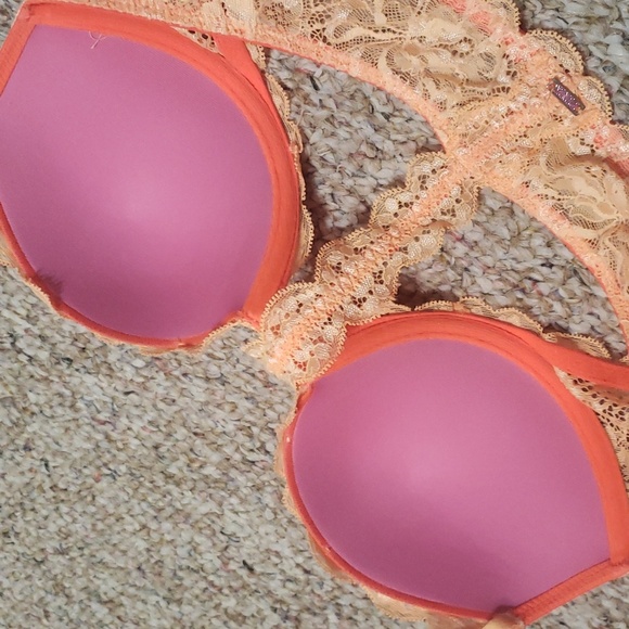 Pink Victoria Secrets lace bra - Picture 4 of 7